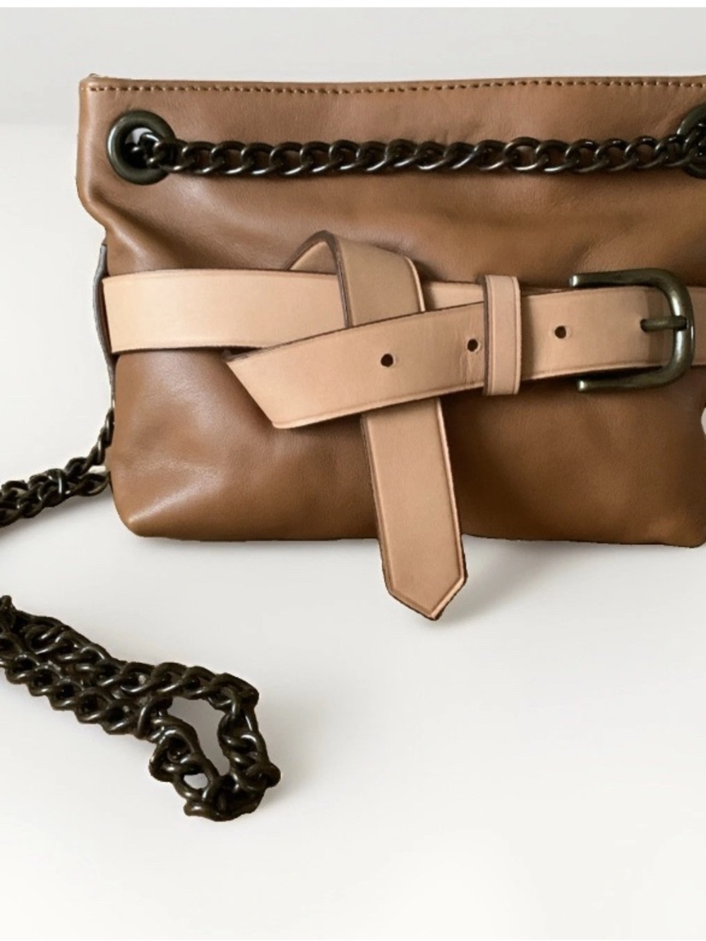 Ann Taylor Leather Crossbody belted Preppy Academia Look quiet Luxury